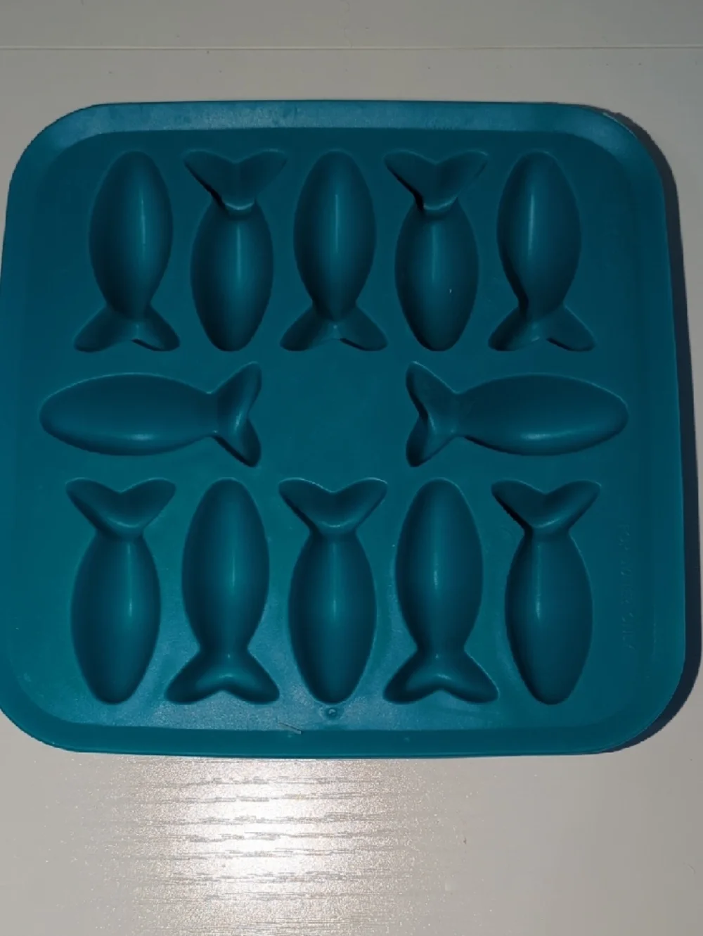 3 IKEA Novelty Silicone Ice Cube and Mold Set in Teal & Pink